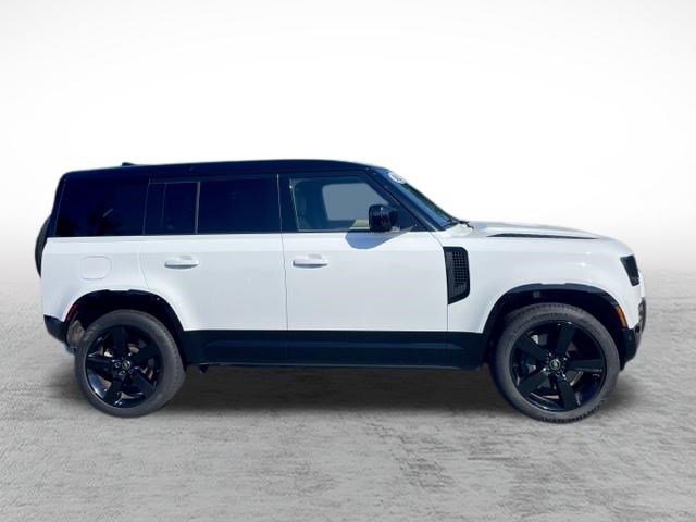 Certified 2025 Land Rover Defender 110 X-Dynamic SE AWD/4WD image 4