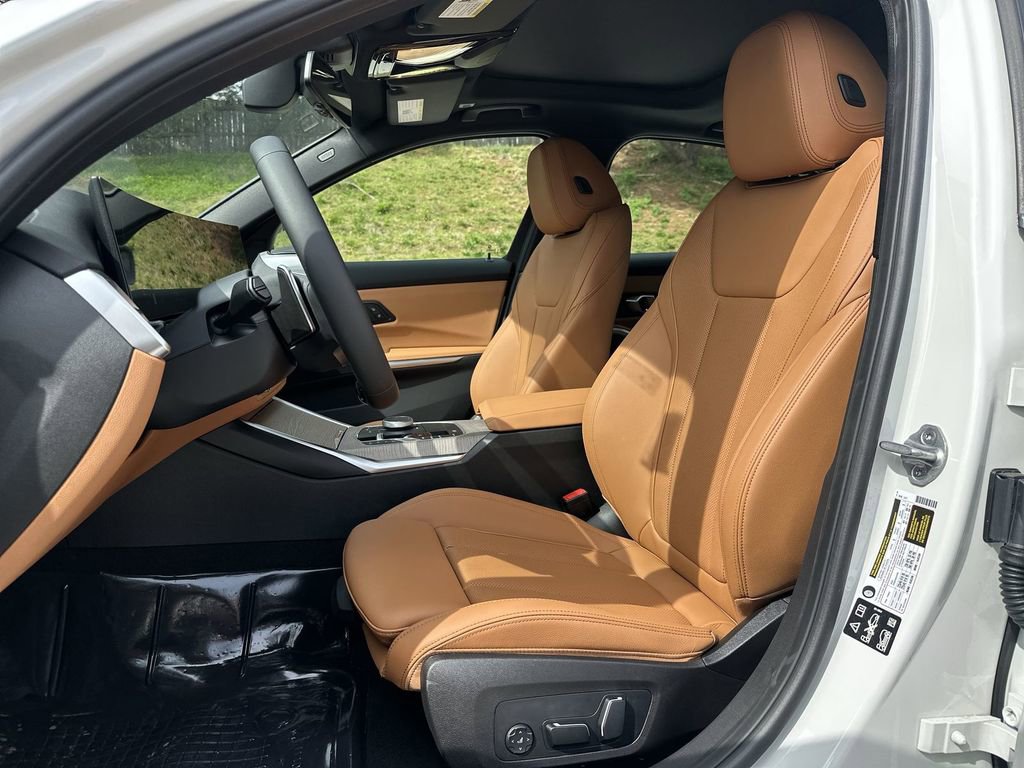 Used 2025 BMW 330i xDrive 330i xDrive w/ Premium Package image 14