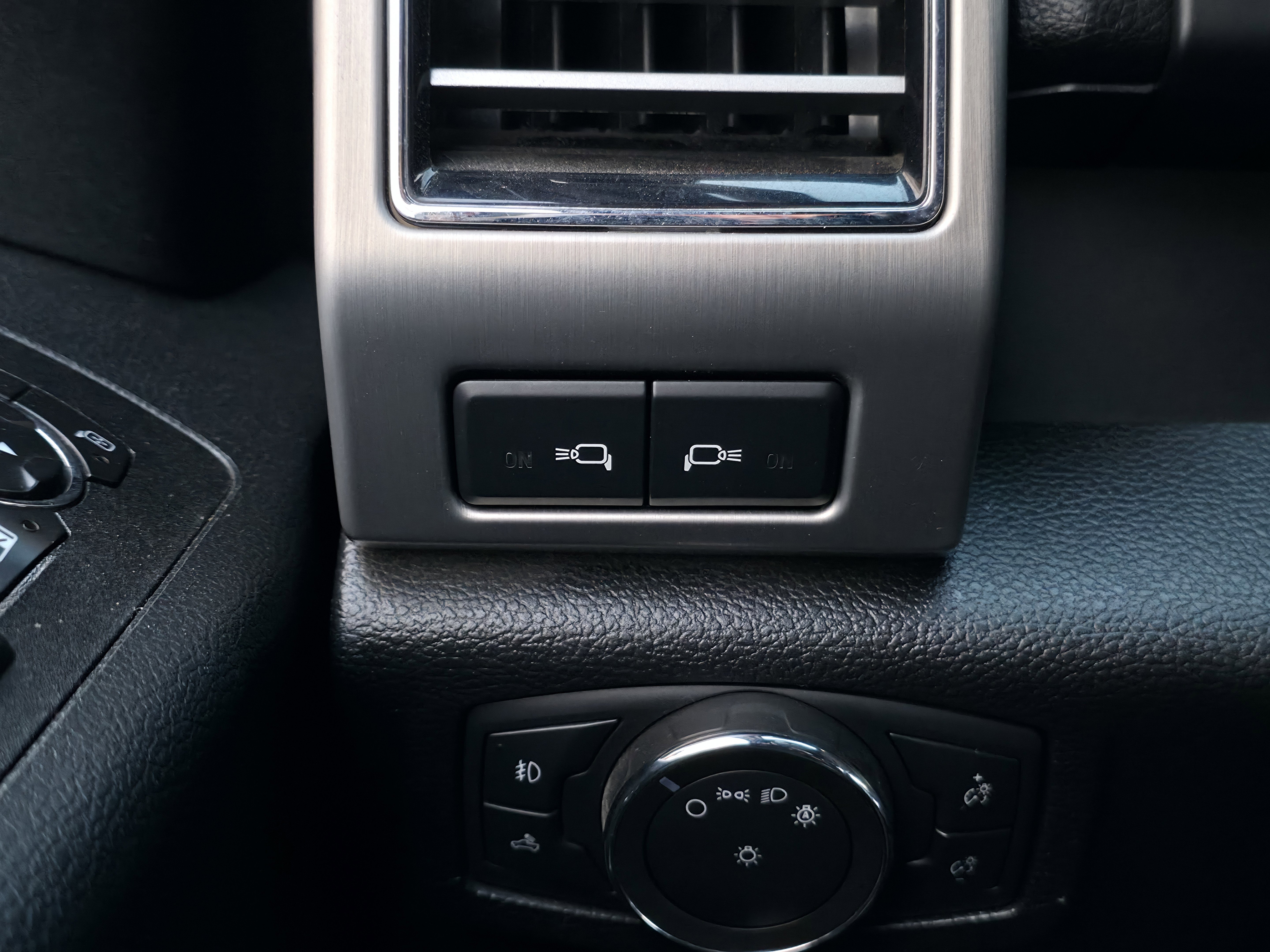 Used 2020 Ford F150 Platinum w/ Equipment Group 701A Luxury image 36