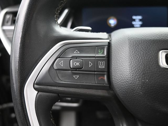 Used 2024 Jeep Grand Cherokee Laredo AWD/4WD image 32