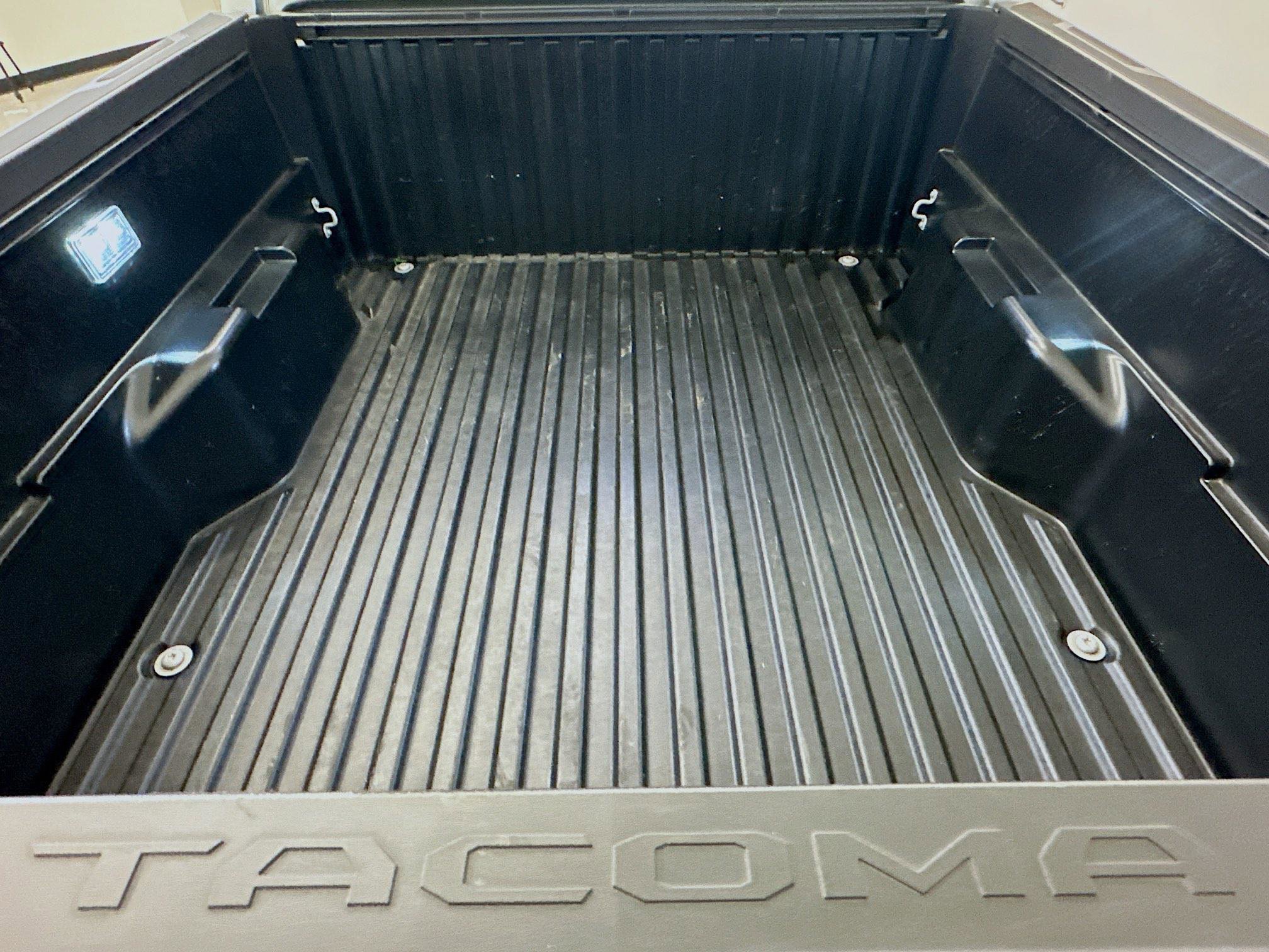 Used 2025 Toyota Tacoma TRD Off-Road image 30