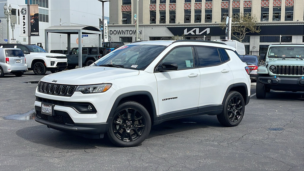 Used 2026 Jeep Compass Latitude AWD/4WD image 33