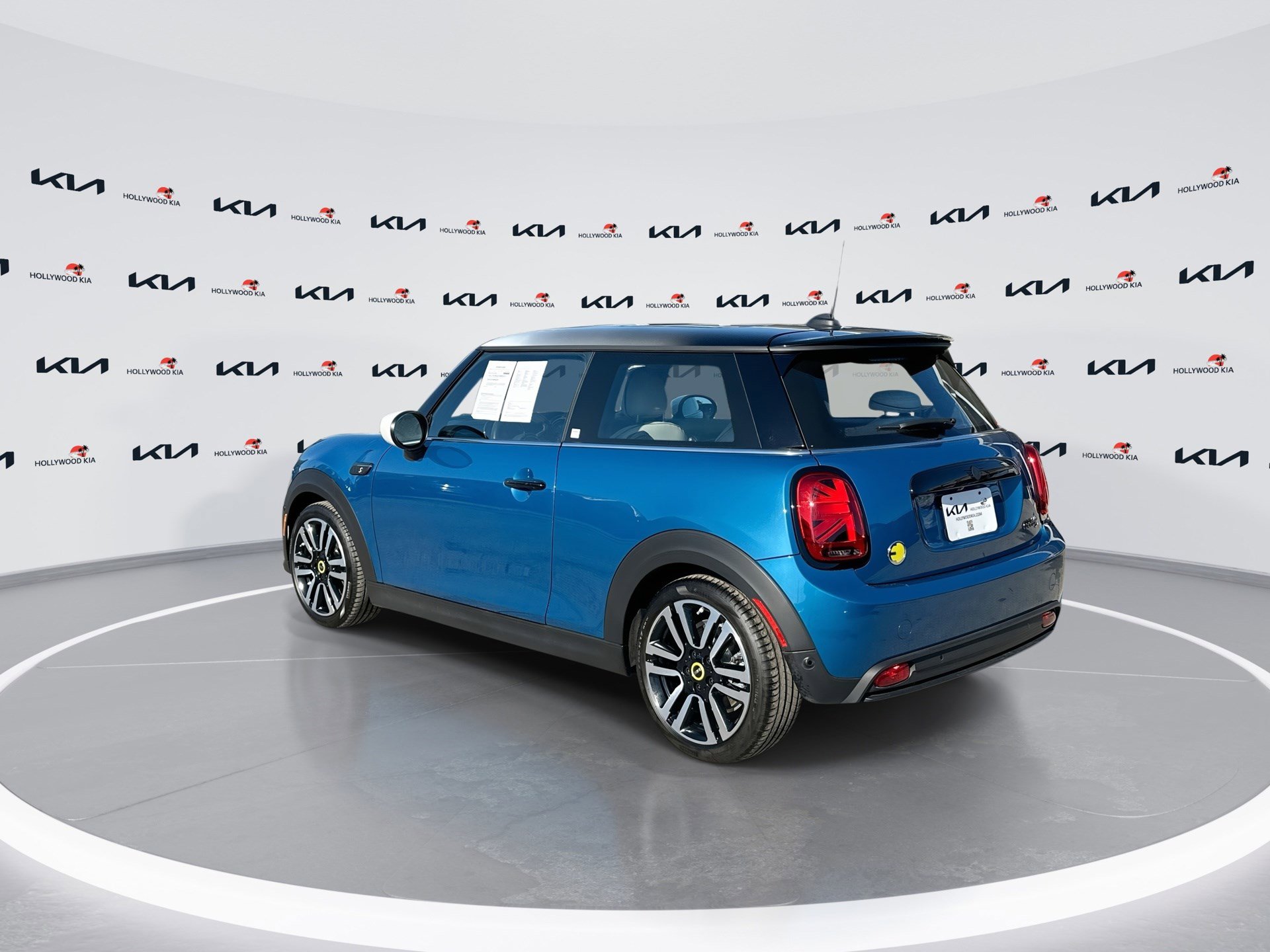 Used 2023 MINI Cooper SE image 6