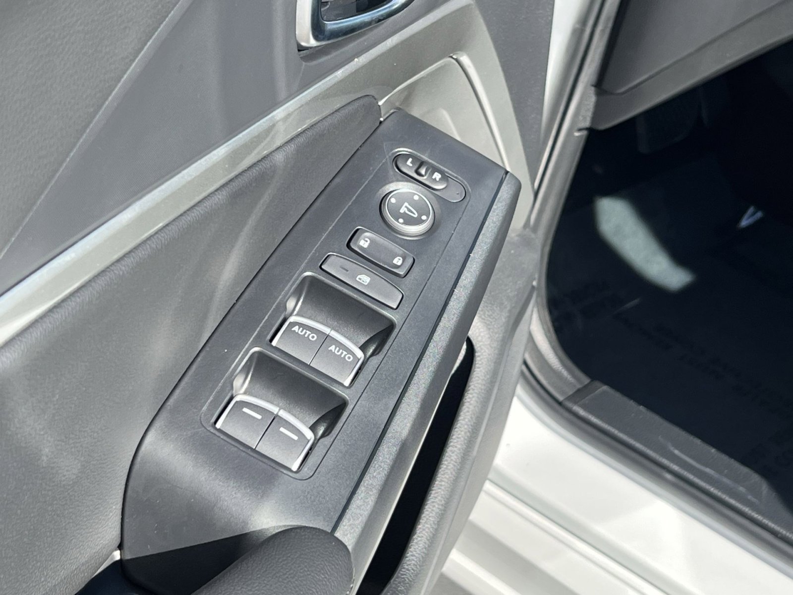 New 2025 Acura Integra image 12