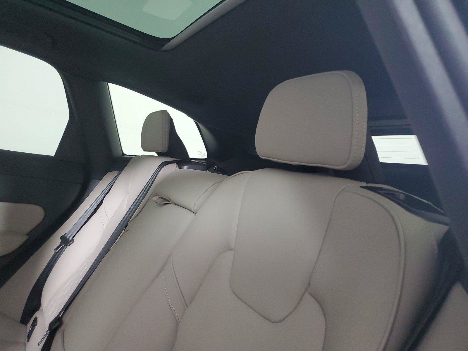 New 2027 Volvo XC60 B5 Core AWD/4WD image 13
