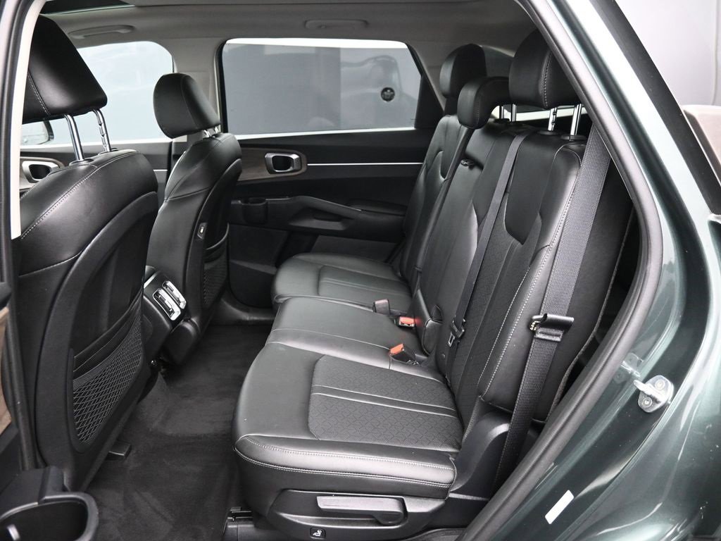 Certified 2023 Kia Sorento S w/ Panoramic Sunroof Package image 22