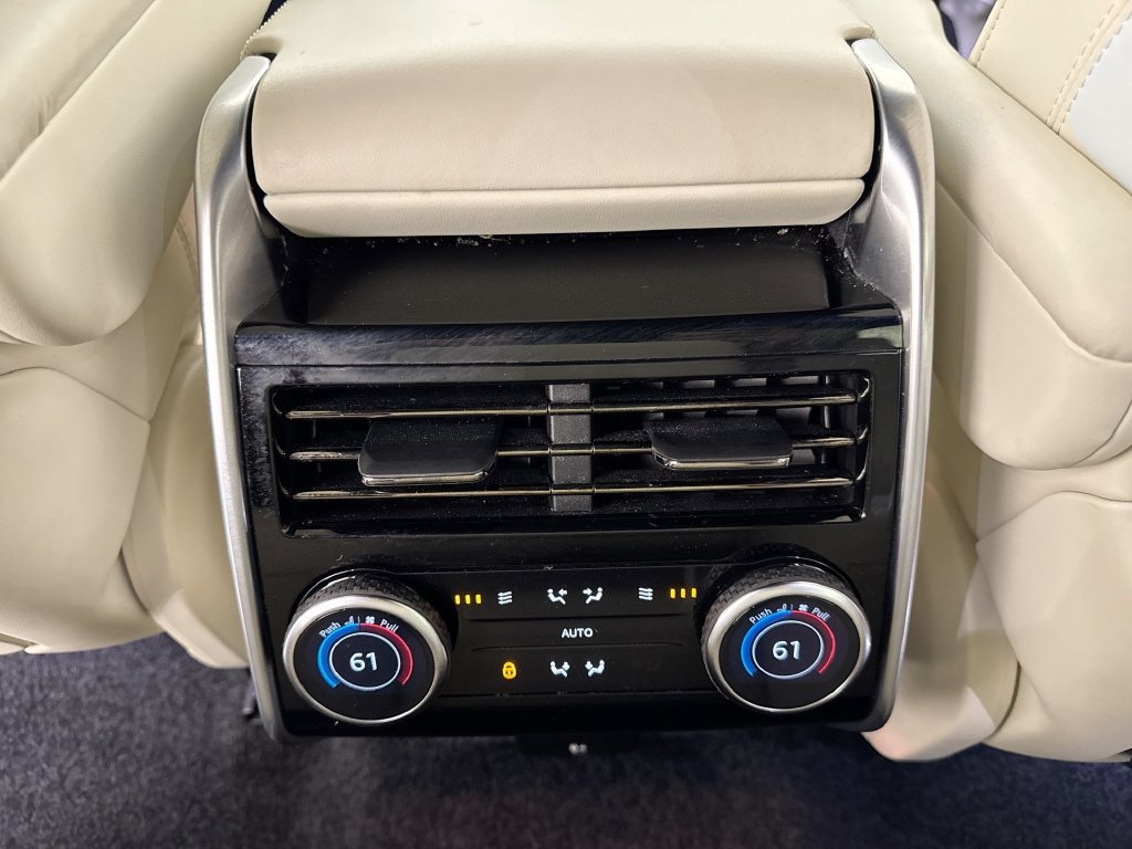 Certified 2025 Land Rover Range Rover Autobiography AWD/4WD image 26