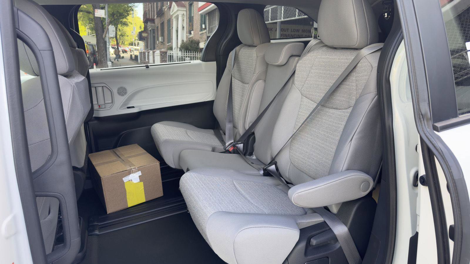Used 2025 Toyota Sienna LE FWD image 24