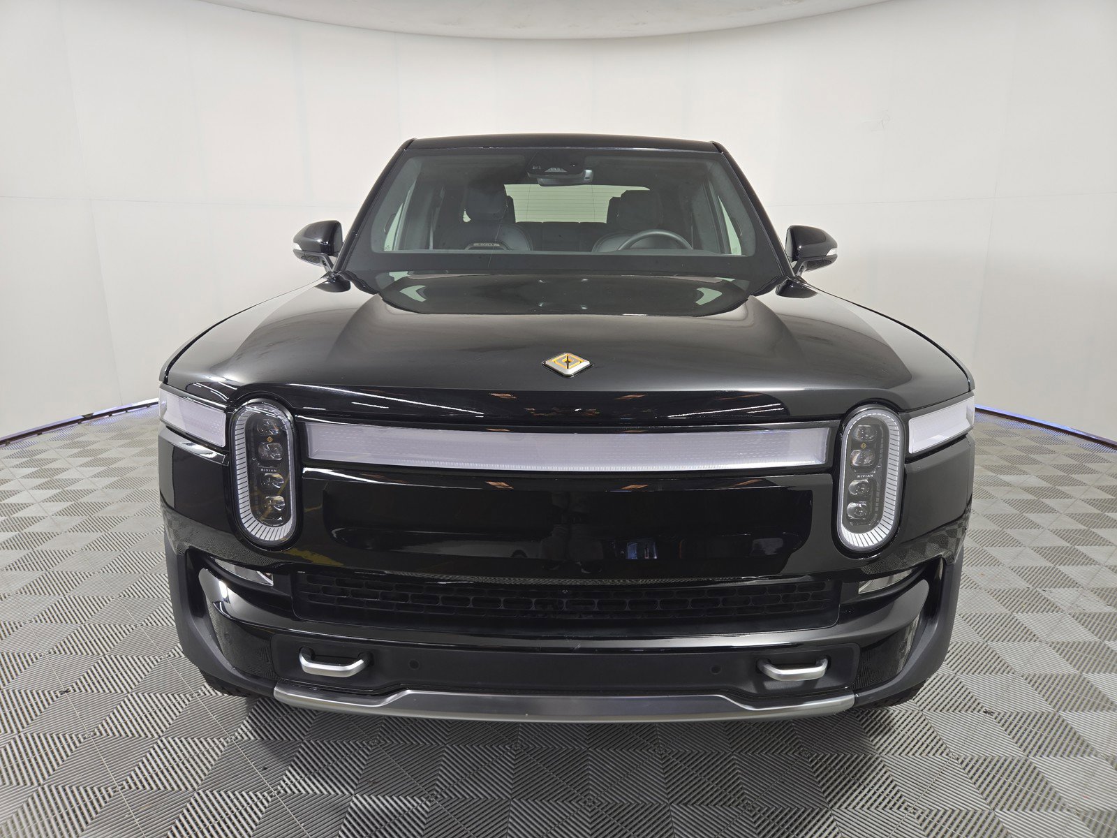 Used 2024 Rivian R1T Adventure image 8