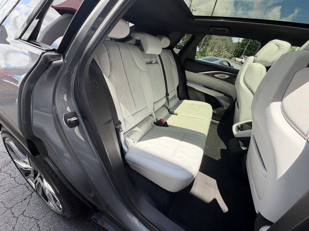 Used 2023 Cadillac Lyriq 2WD image 29