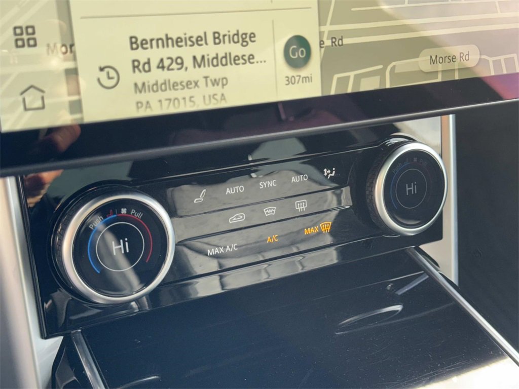 Used 2023 Land Rover Range Rover SE image 25