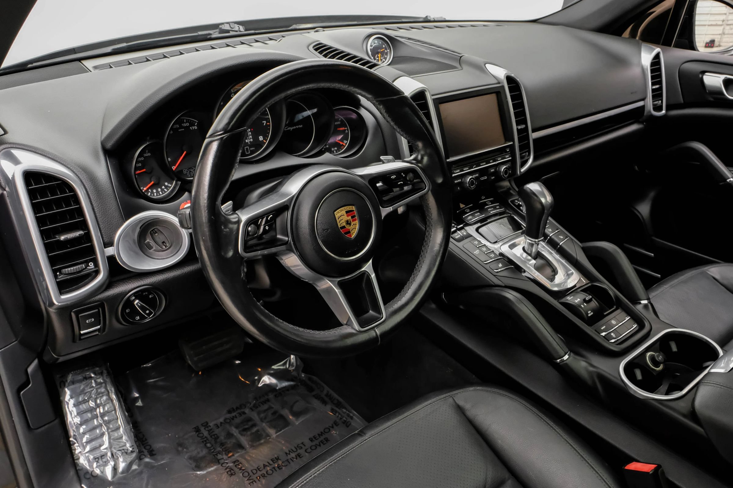 Used 2016 Porsche Cayenne AWD/4WD image 2