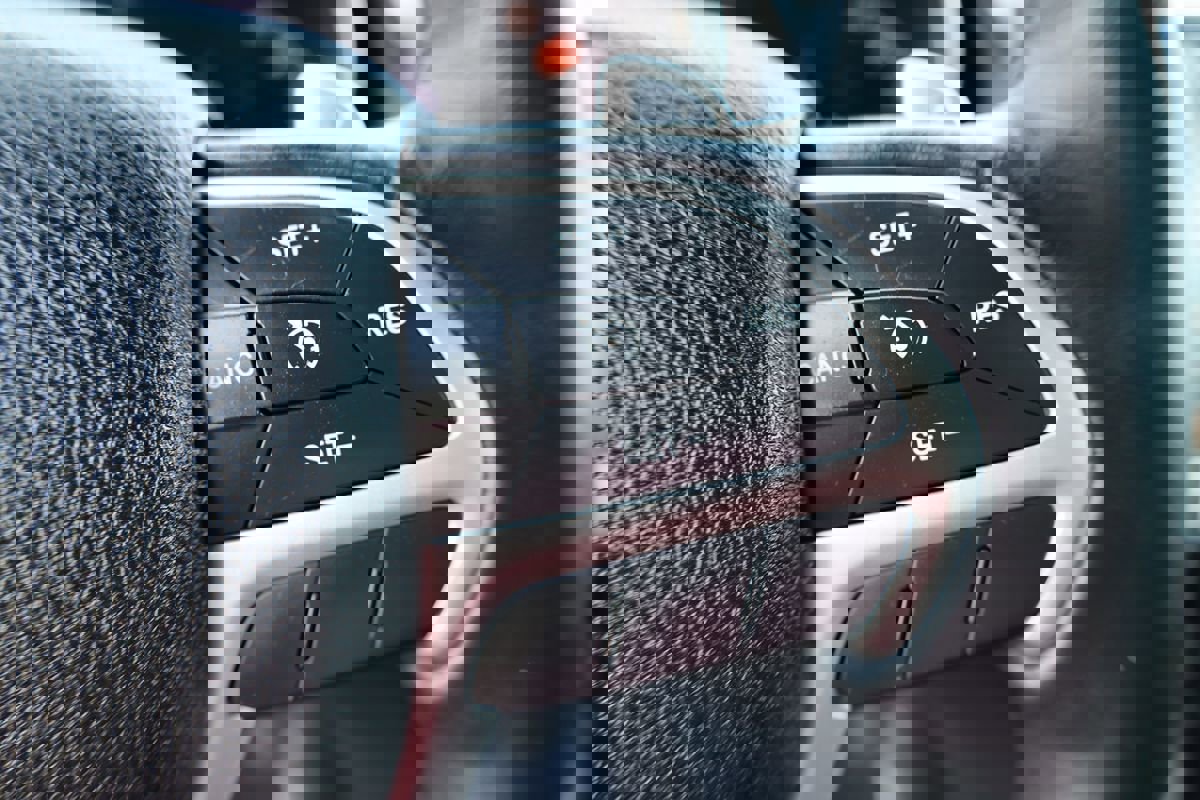 Used 2015 Jeep Grand Cherokee Altitude image 23