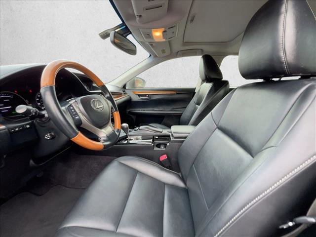 Used 2013 Lexus ES 300h Hybrid image 17