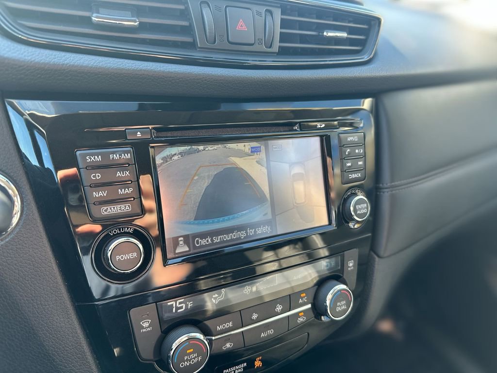 Used 2017 Nissan Rogue SL image 22