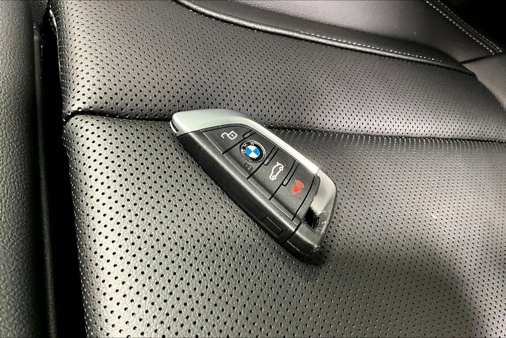 New 2025 BMW 230i Coupe w/ Convenience Package RWD image 23