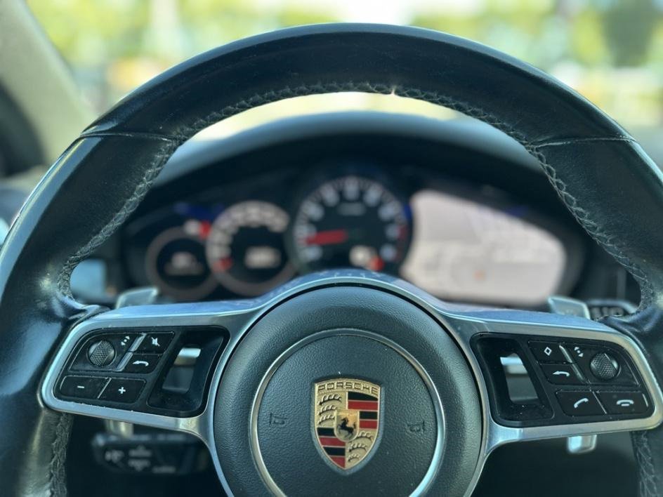 Used 2020 Porsche Cayenne image 24