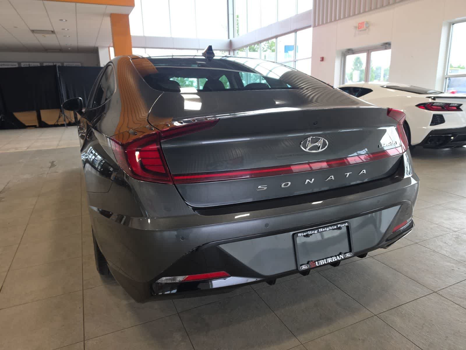 Used 2023 Hyundai Sonata Limited w/ Preferred Accessory Package FWD image 9