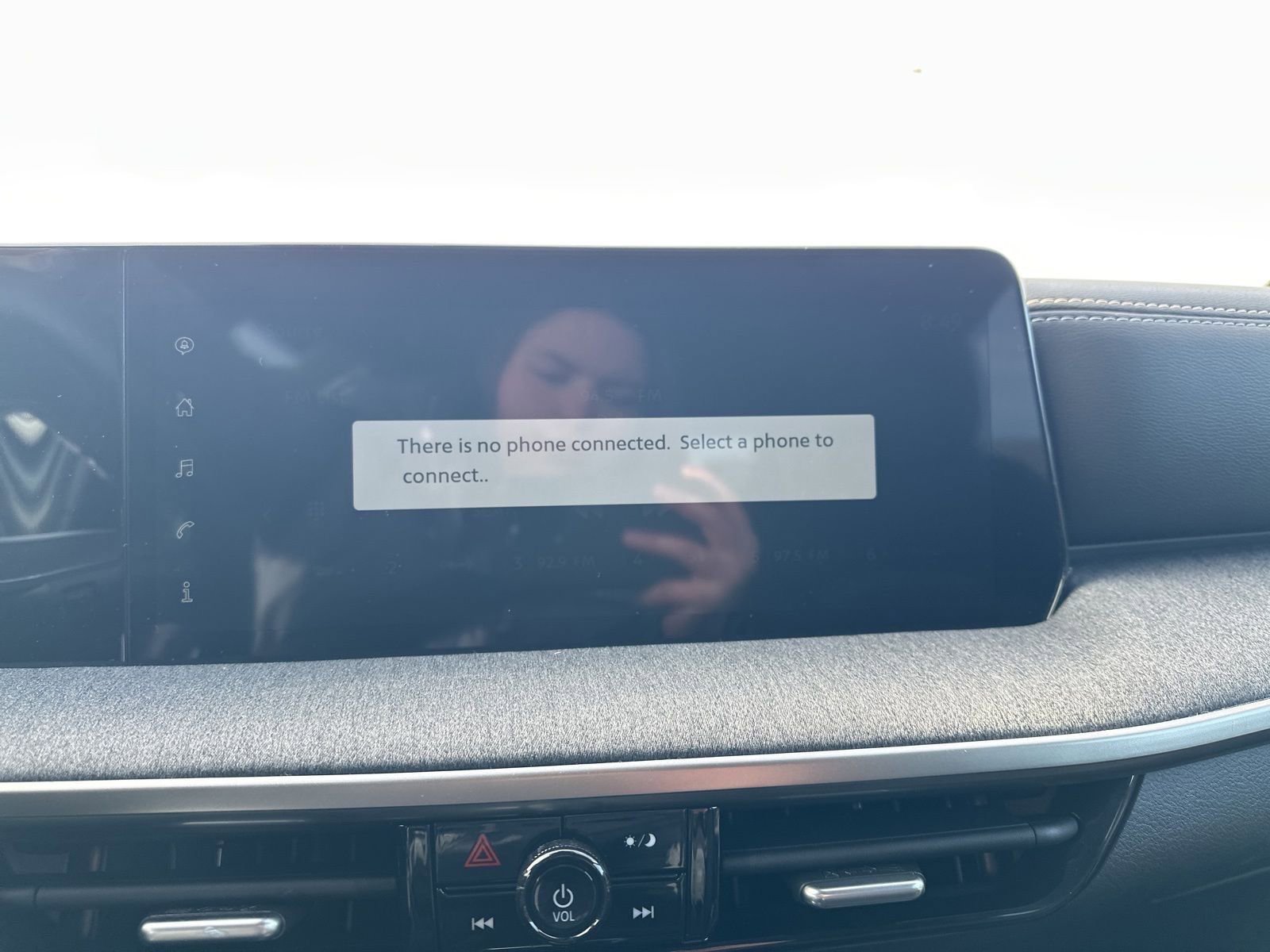 Used 2025 Nissan Kicks SV w/ Charging Package AWD/4WD image 45