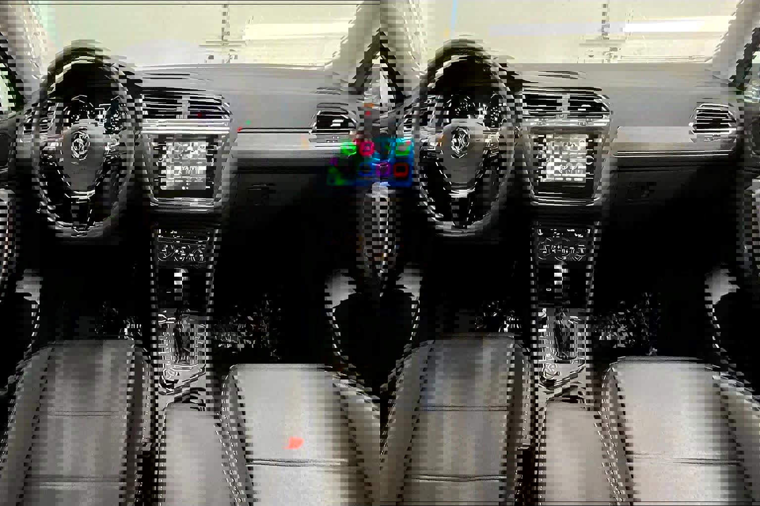 Used 2021 Volkswagen Tiguan SE image 18