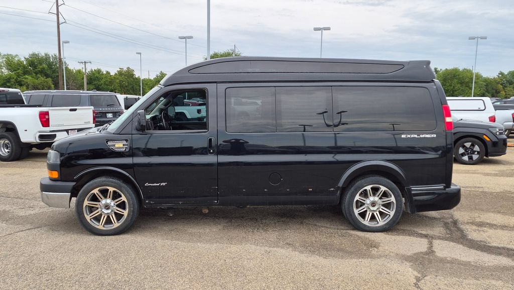 Used 2018 GMC Savana 2500 w/ Enhanced Convenience Package RWD image 5