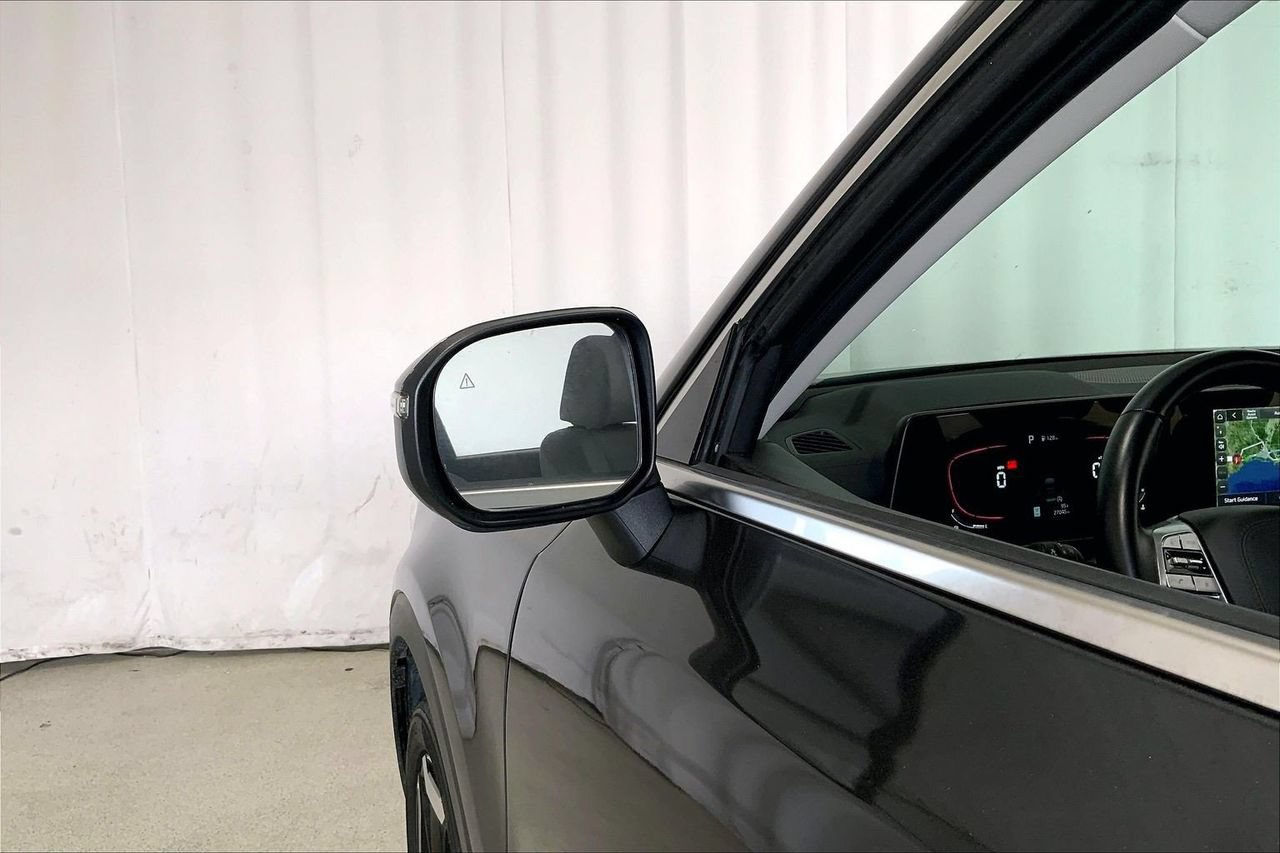 Used 2025 Kia Telluride S FWD image 10