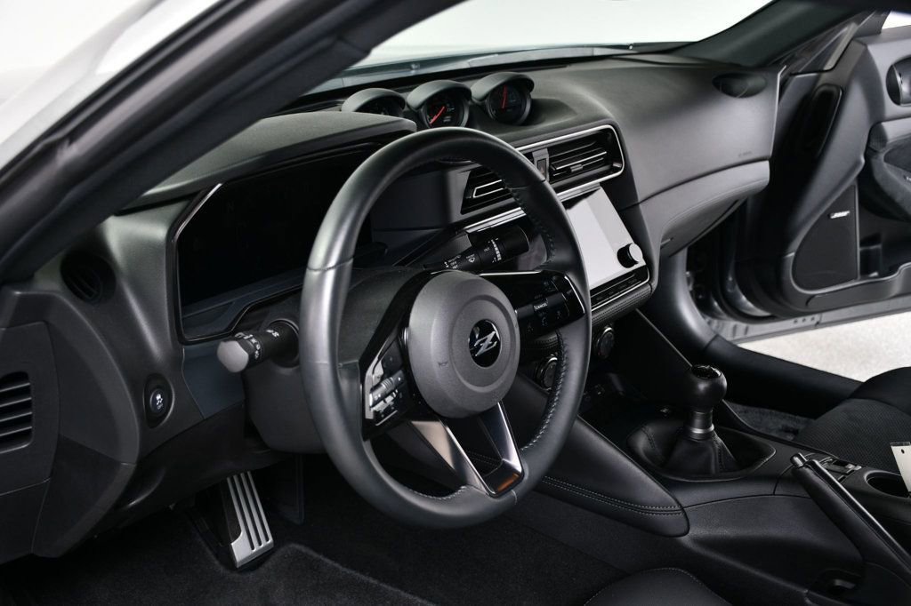 Used 2024 Nissan Z Performance w/ Floor Mat Package RWD image 23