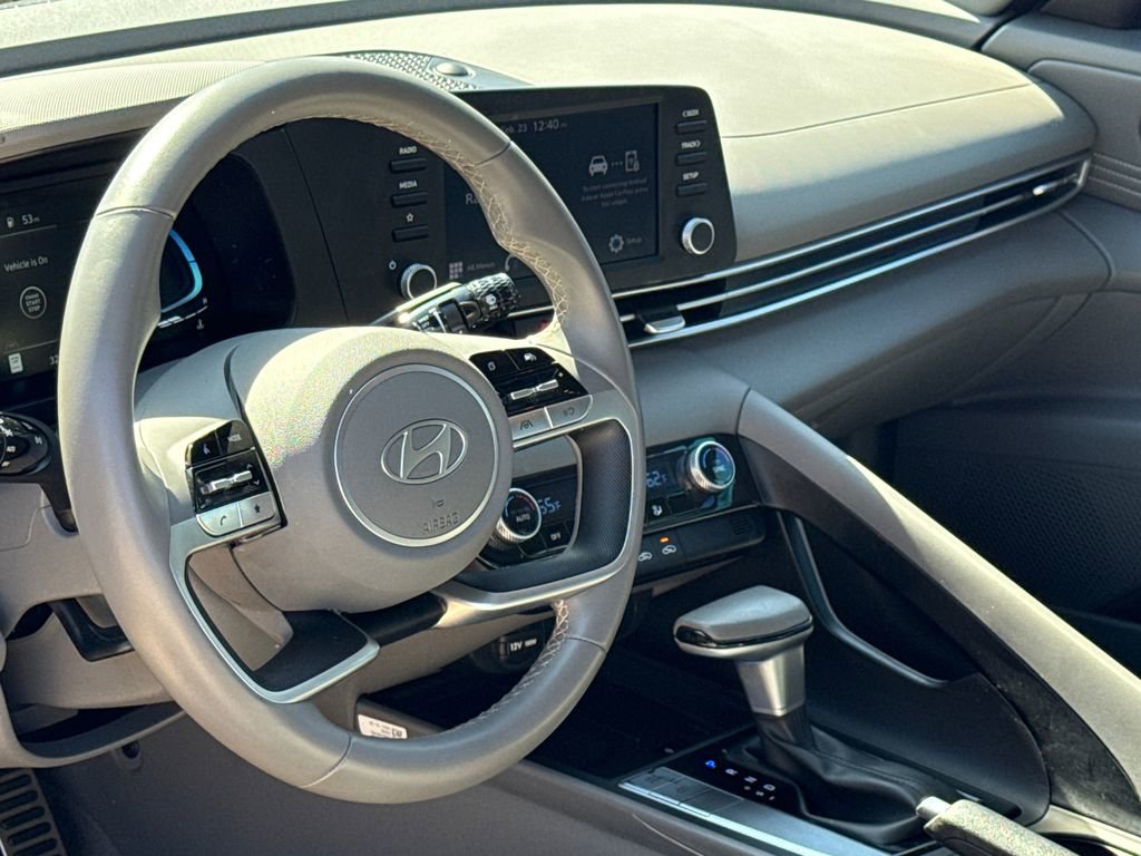 Certified 2025 Hyundai Elantra Sport FWD image 16