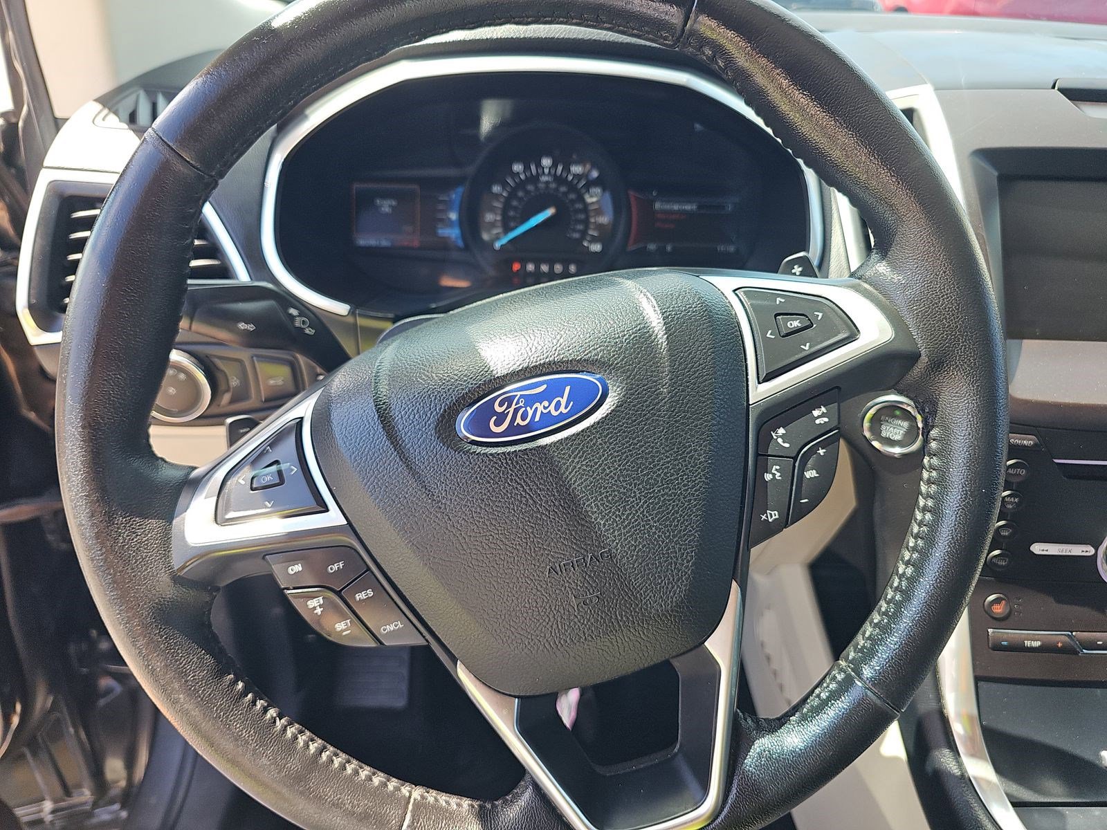 Used 2017 Ford Edge Titanium w/ Technology Package FWD image 11