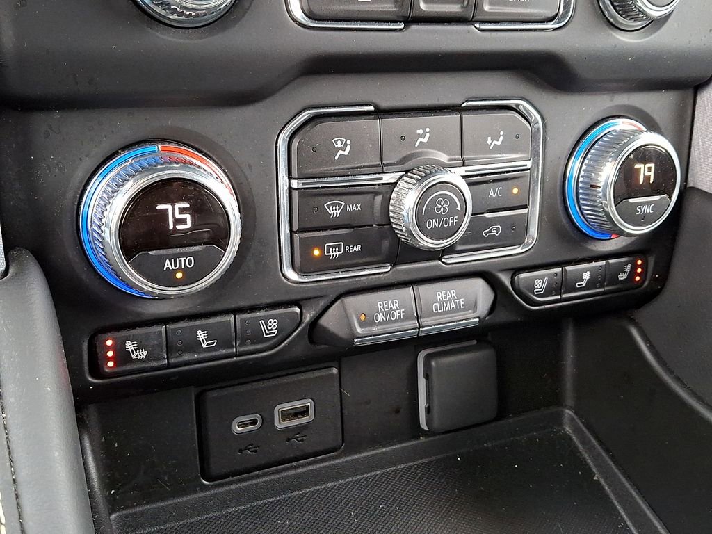 Used 2022 GMC Yukon SLT w/ SLT Luxury Package image 16