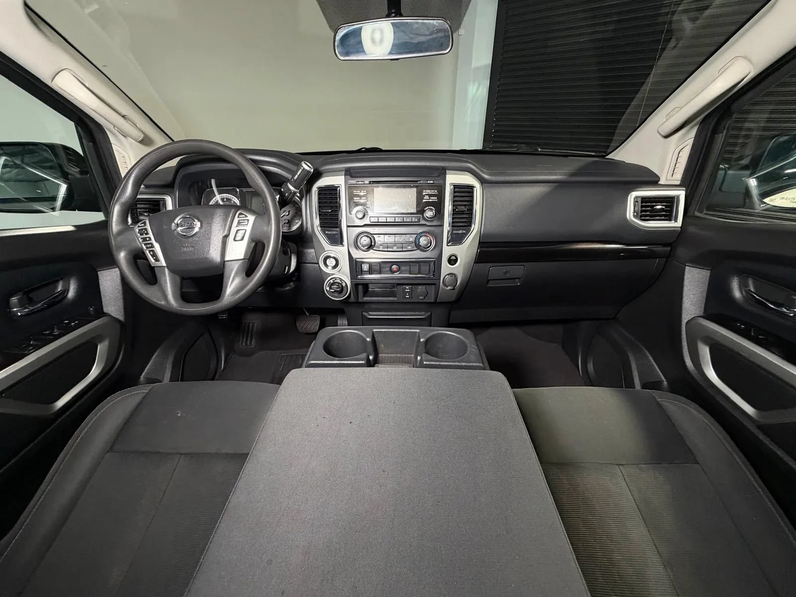 Used 2018 Nissan Titan S AWD/4WD image 19