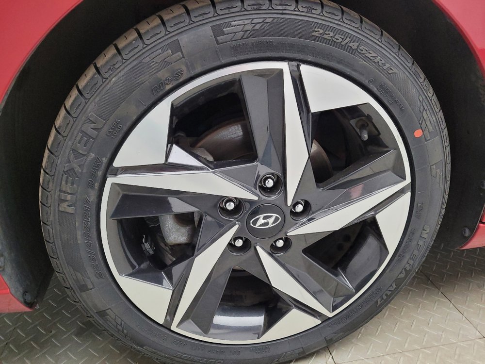 Used 2022 Hyundai Elantra SEL w/ Convenience + Premium Package image 31