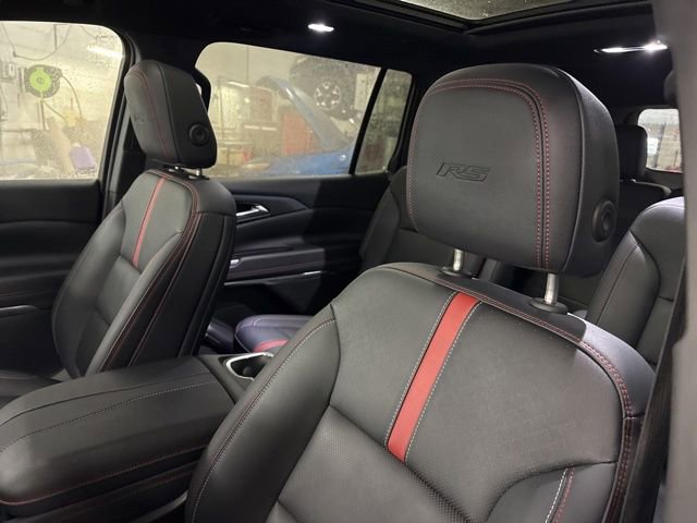 Used 2024 Chevrolet Traverse RS image 7
