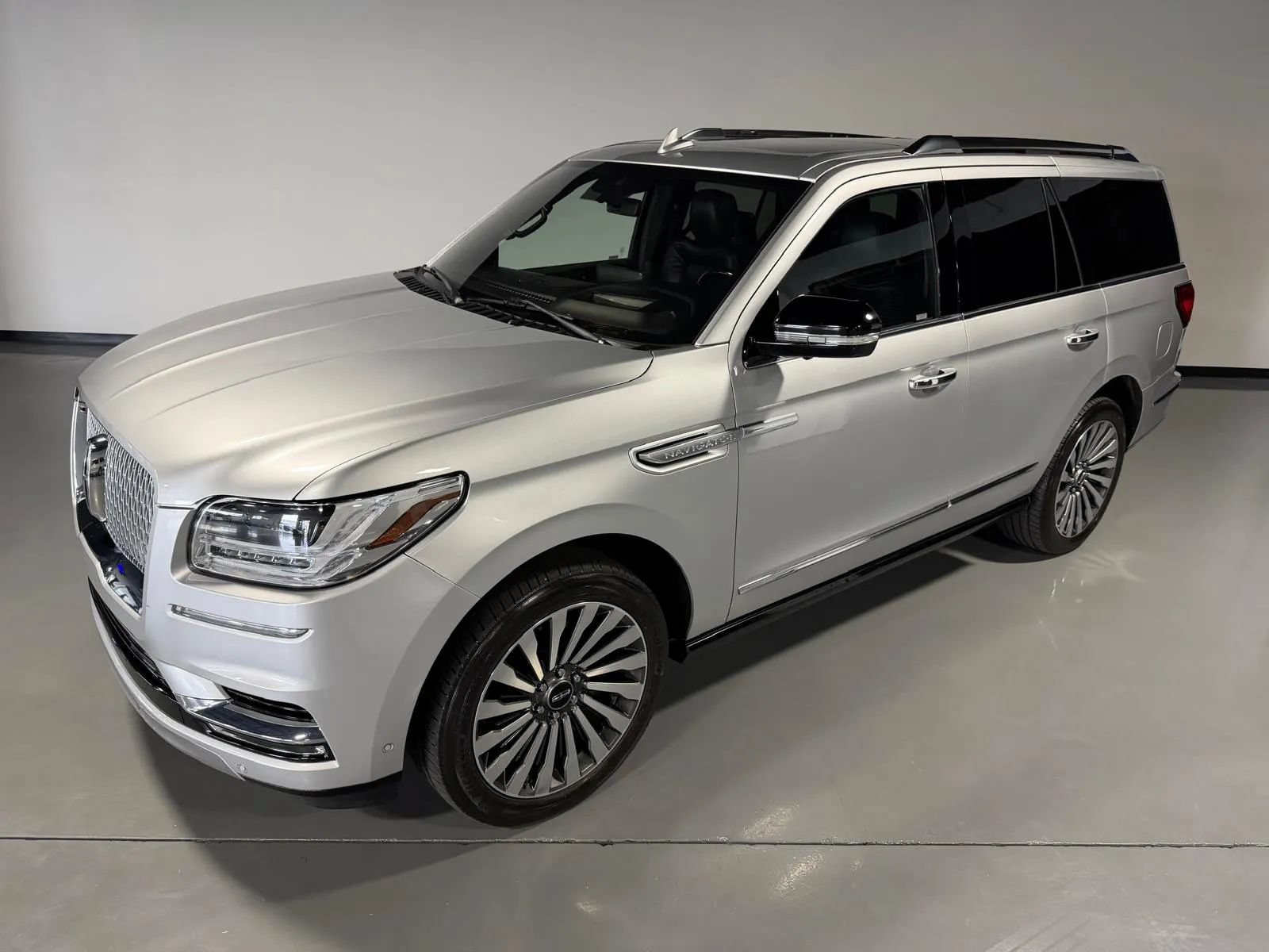 Used 2018 Lincoln Navigator Reserve w/ Technology Package AWD/4WD image 49