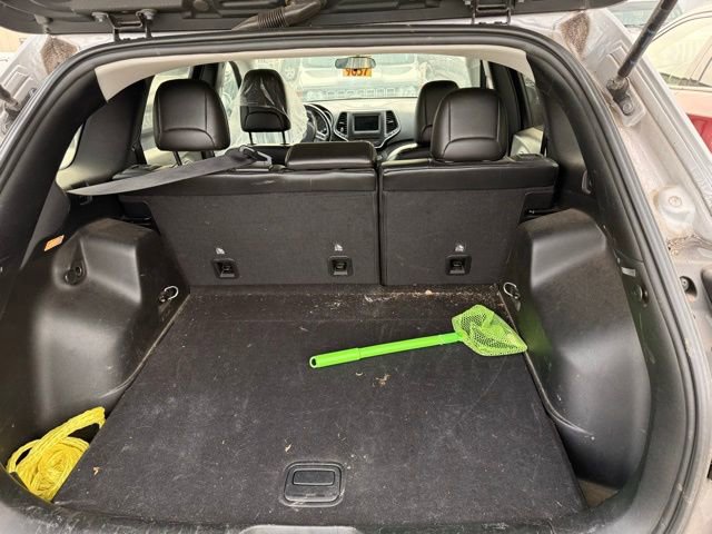 Used 2020 Jeep Cherokee Latitude Plus w/ Cold Weather Group image 7