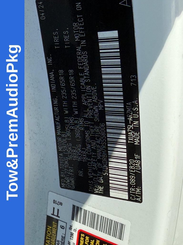 Used 2024 Toyota Highlander XLE AWD/4WD image 32