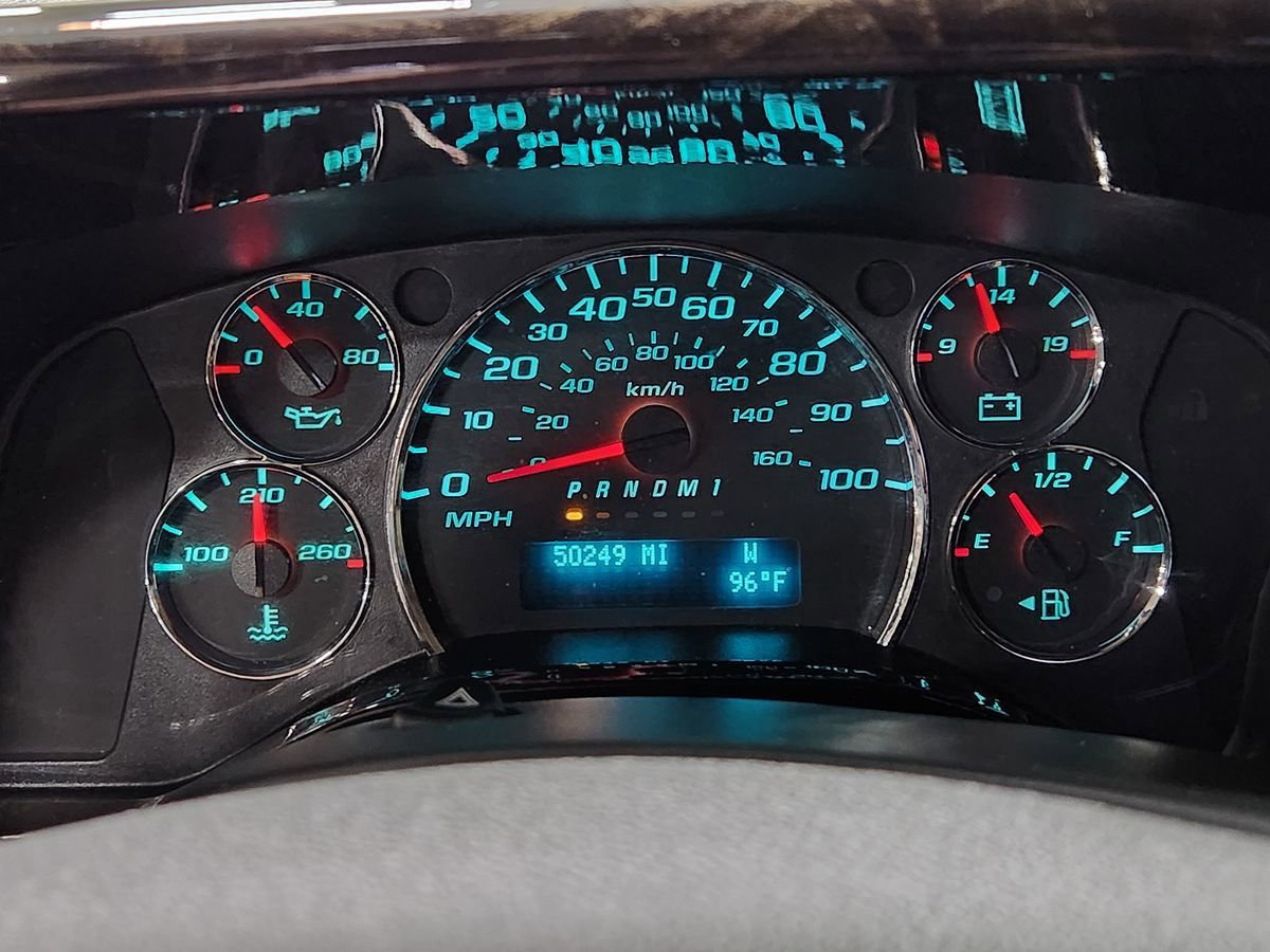 Used 2015 Chevrolet Express 2500 image 32