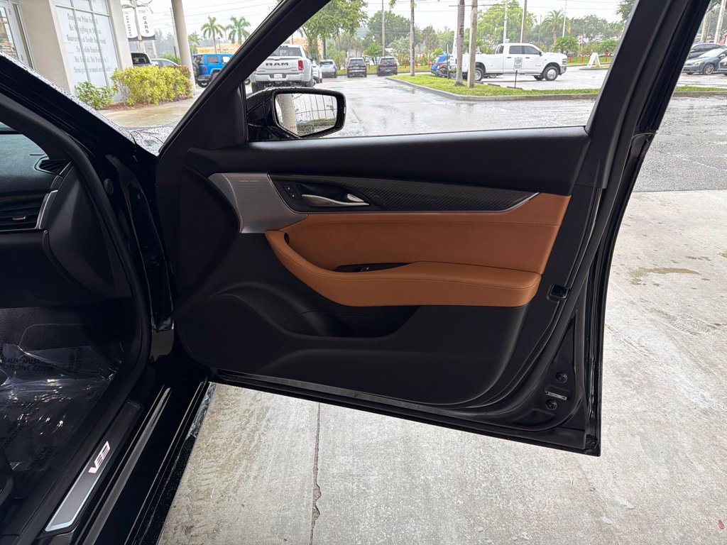 Used 2023 Cadillac CT5 V w/ Platinum Package RWD image 35