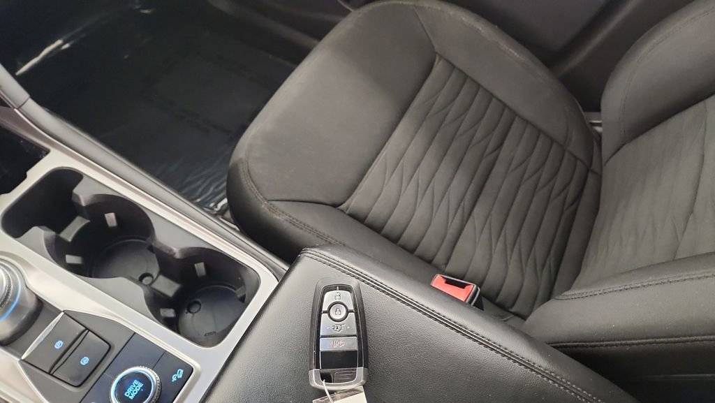 Used 2020 Ford Explorer XLT w/ Comfort Package AWD/4WD image 21