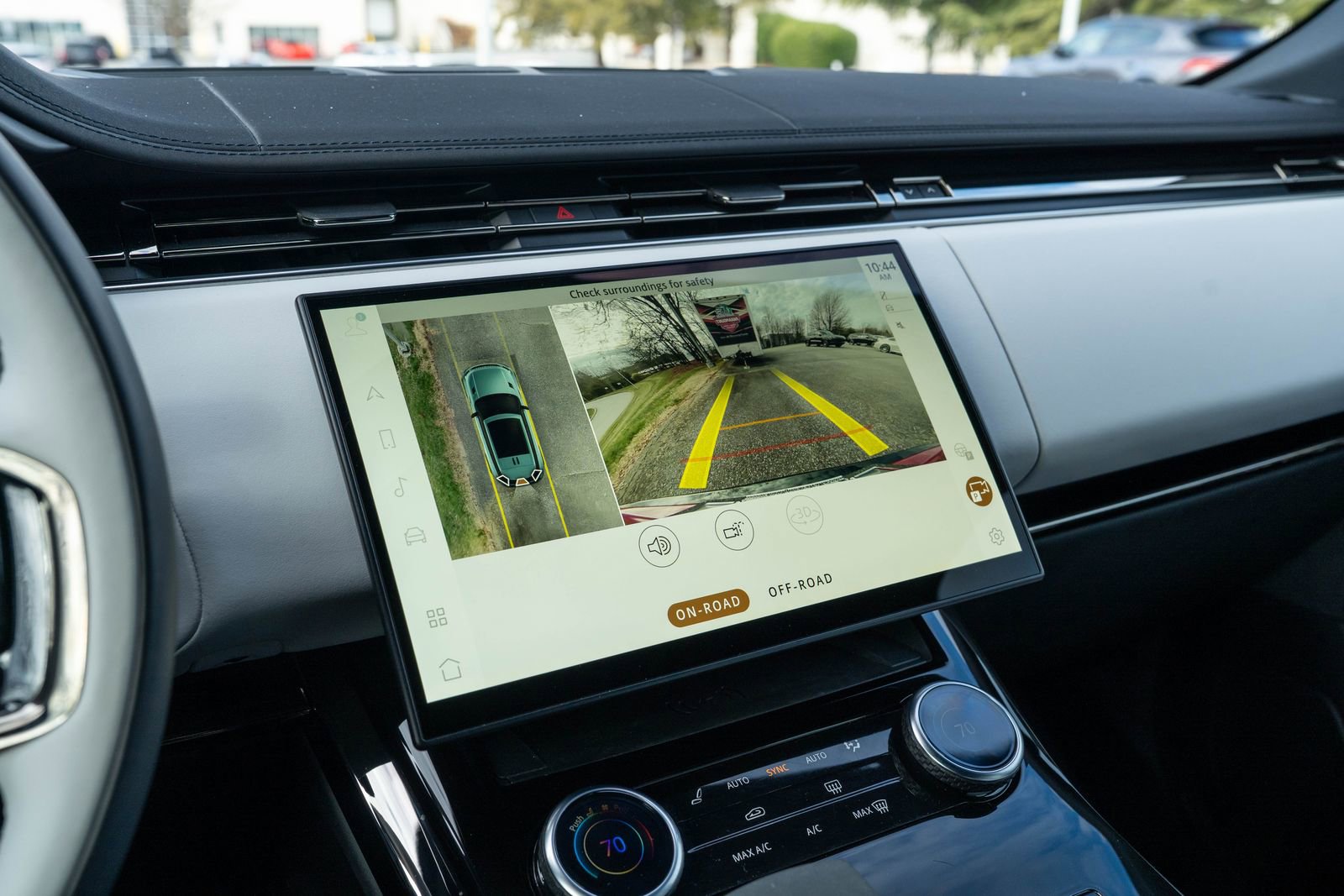 Used 2023 Land Rover Range Rover Sport SE Dynamic image 24