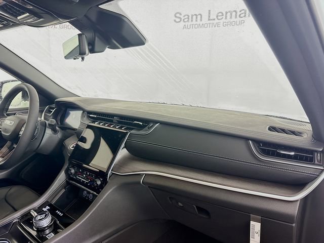 New 2025 Jeep Grand Cherokee L Limited w/ Luxury Tech Group II image 31