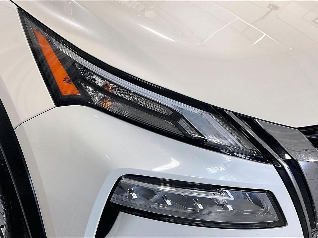 Used 2023 Nissan Rogue SV AWD/4WD image 32