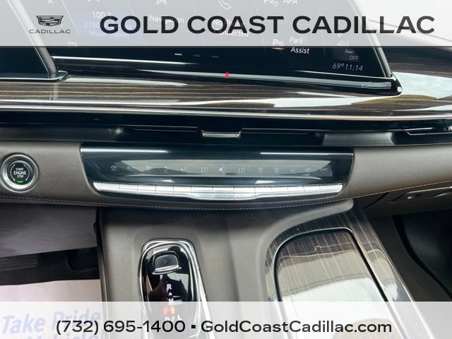 Certified 2022 Cadillac Escalade Premium Luxury AWD/4WD image 31