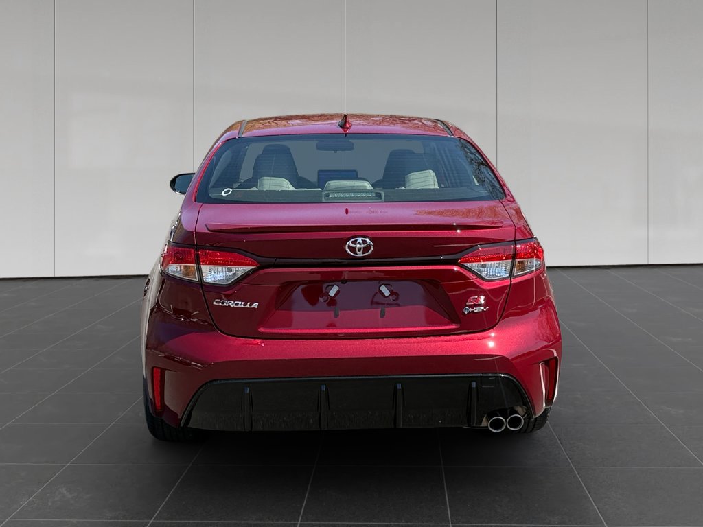 Used 2026 Toyota Corolla SE w/ SE Premium Package AWD/4WD image 4
