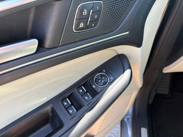 Used 2022 Ford Edge Titanium w/ Equipment Group 301A AWD/4WD image 25