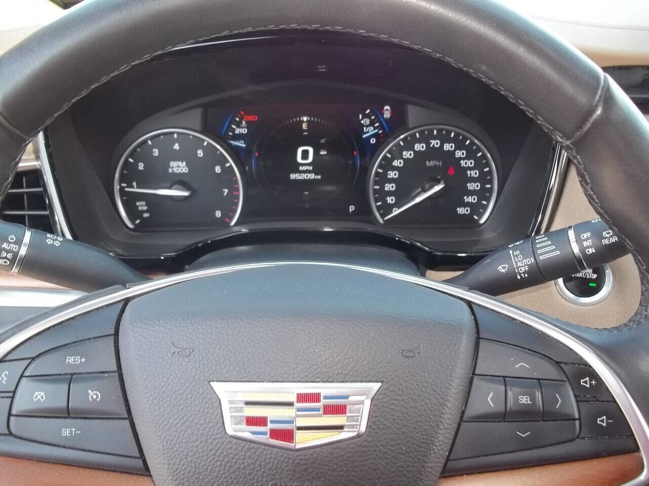 Used 2017 Cadillac XT5 Platinum image 15