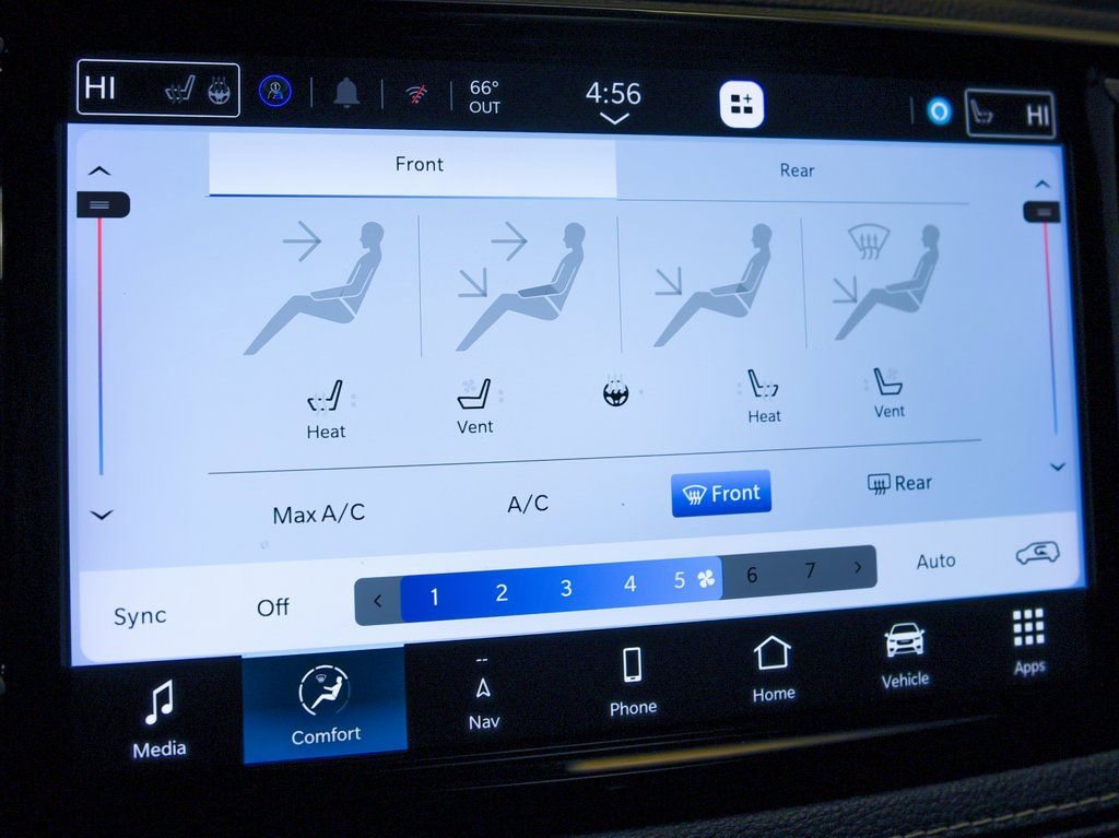 Used 2023 Chrysler Pacifica Limited image 20