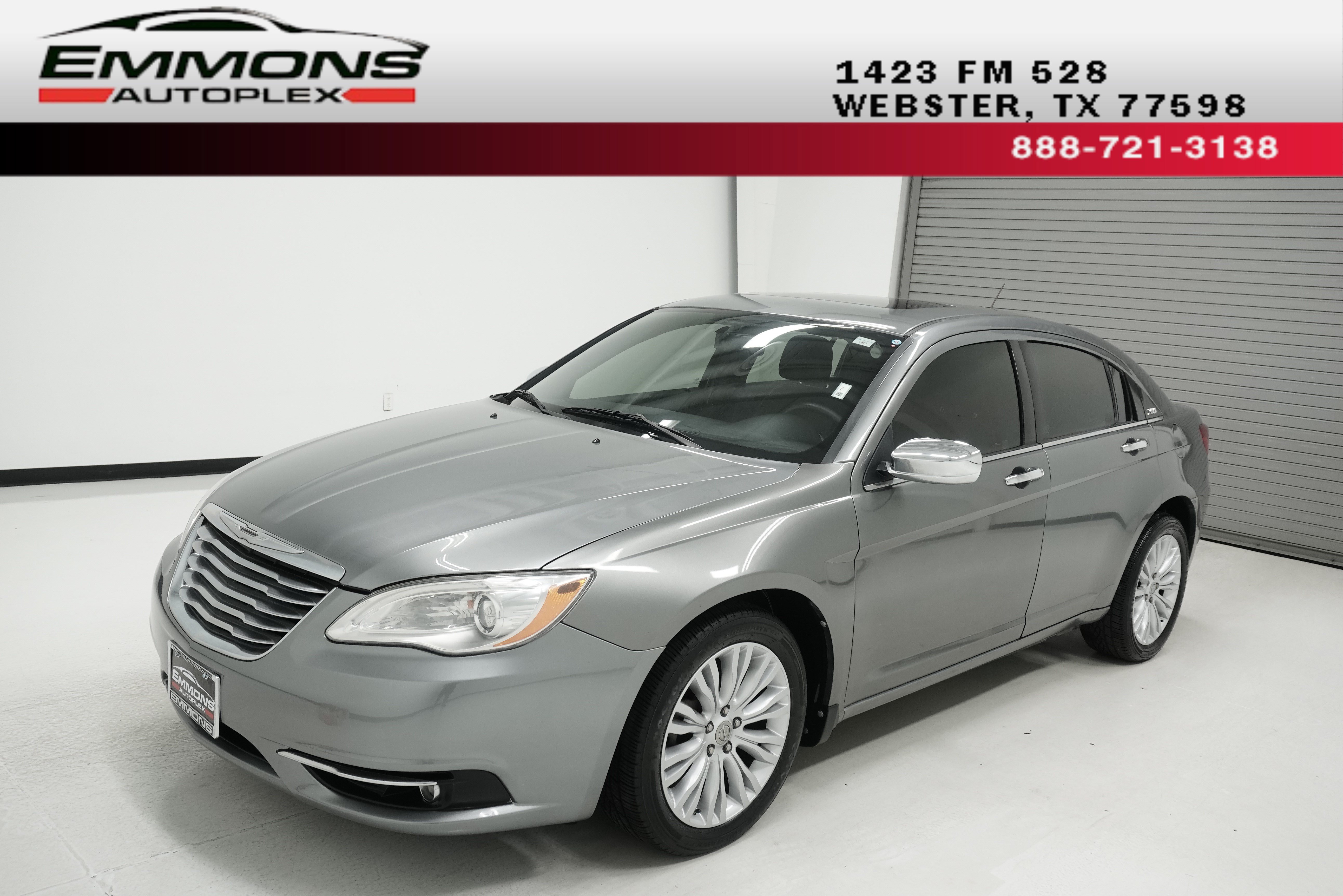 Used 2011 Chrysler 200 Limited FWD image 1