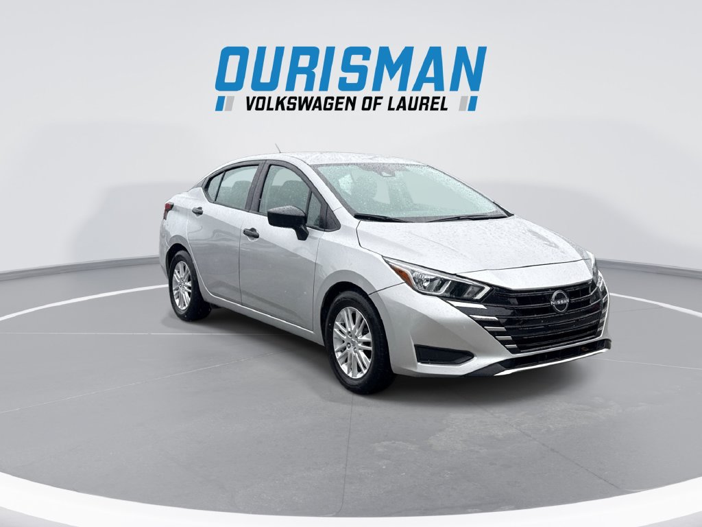 Used 2024 Nissan Versa S FWD image 2