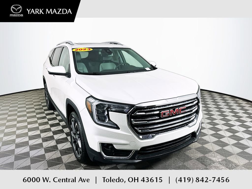 Used 2023 GMC Terrain SLT image 1
